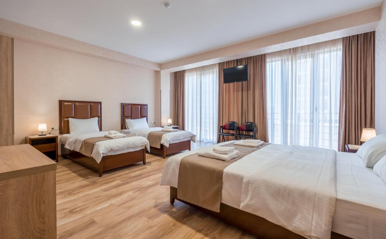 Aura Hotel Tbilisi Eksteriør bilde